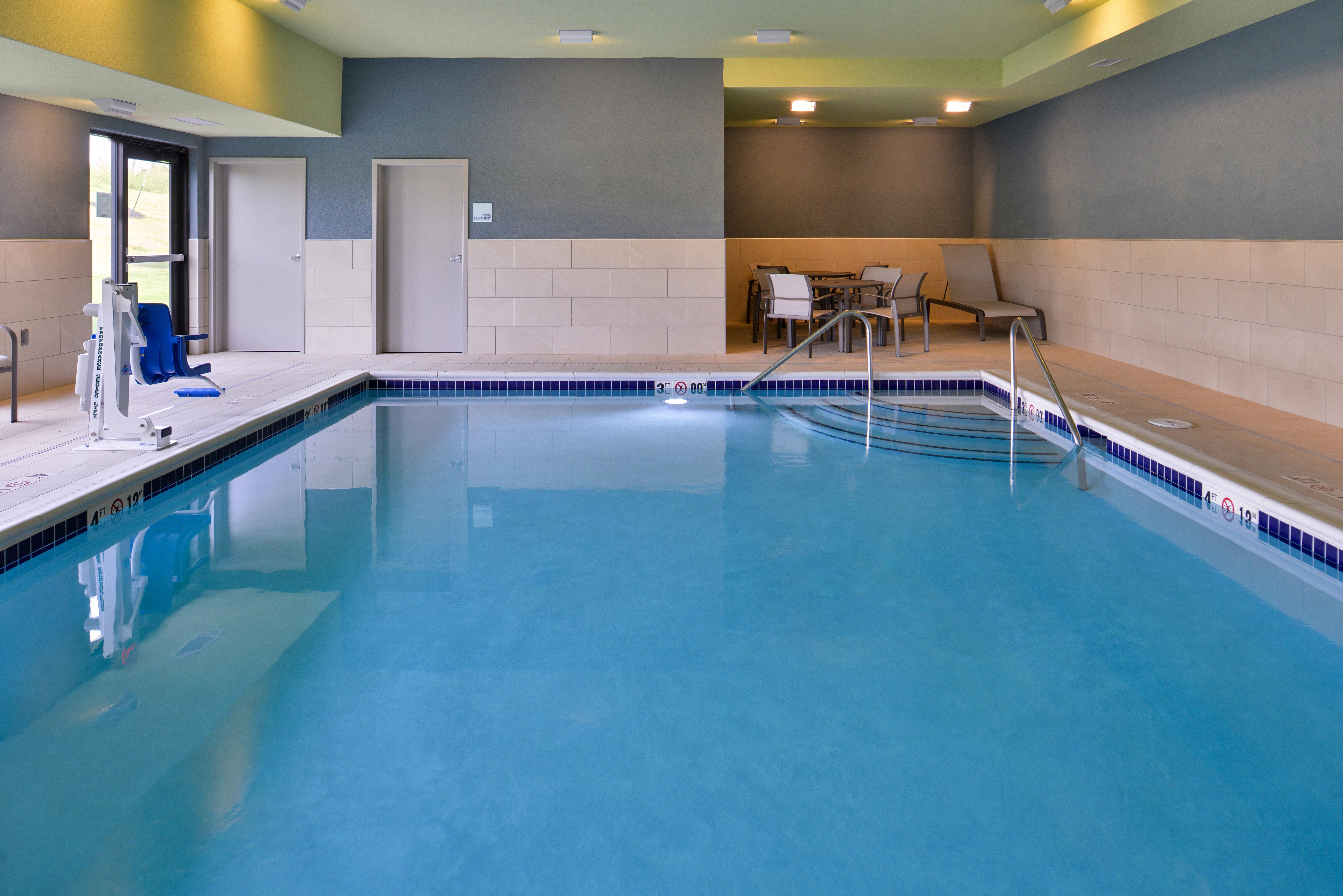 Holiday Inn Express & Suites - Olathe West By Ihg Exteriör bild