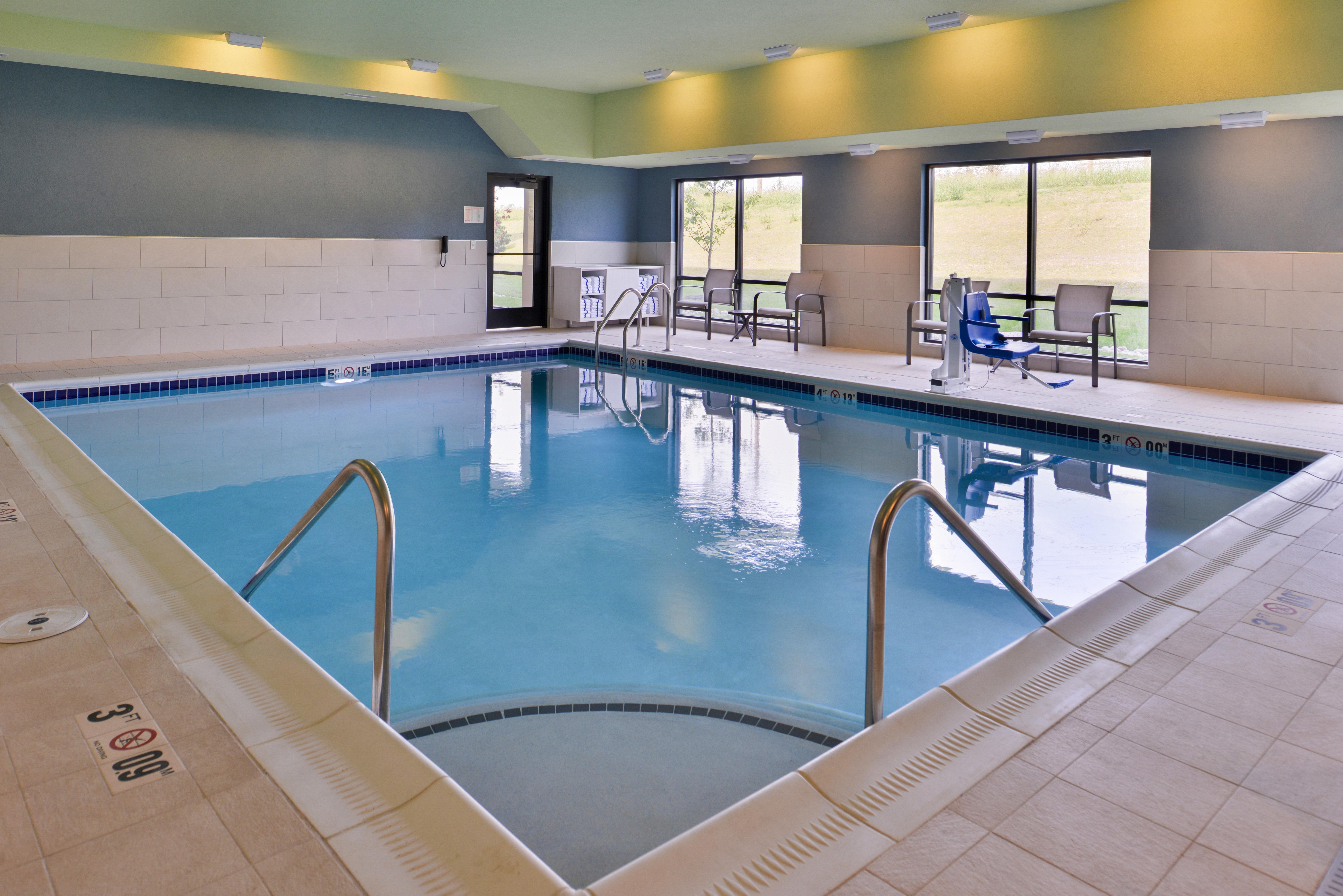 Holiday Inn Express & Suites - Olathe West By Ihg Exteriör bild