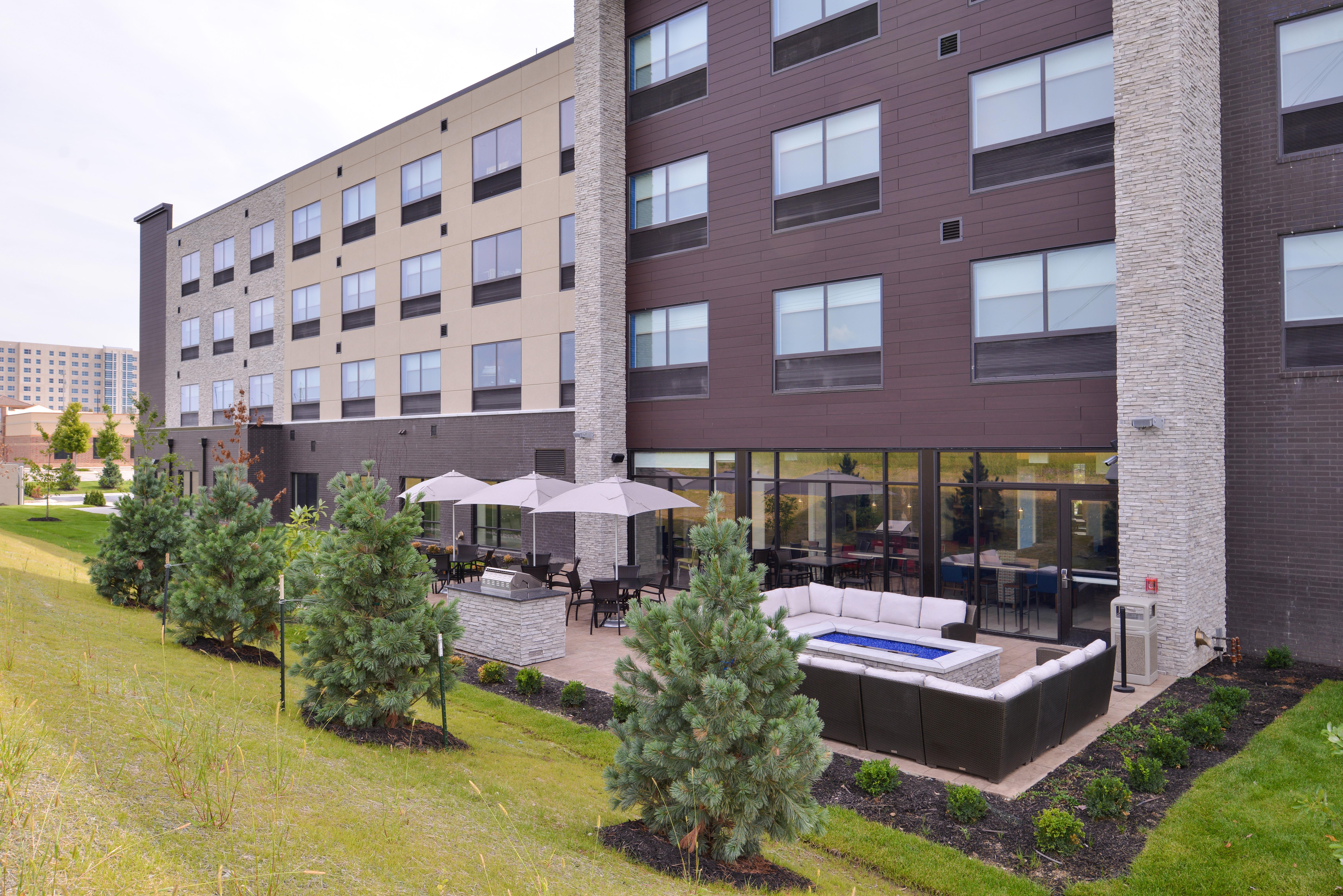 Holiday Inn Express & Suites - Olathe West By Ihg Exteriör bild